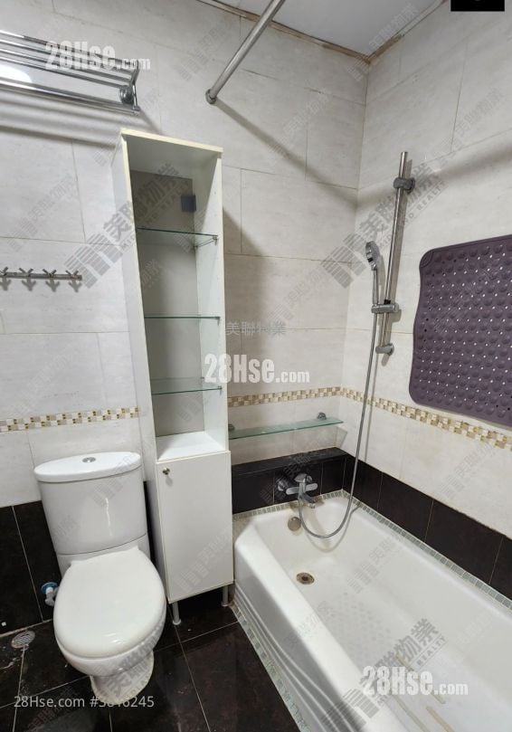 浴室: 藍澄灣 售盤 2 房 , 1 浴室 488 平方呎