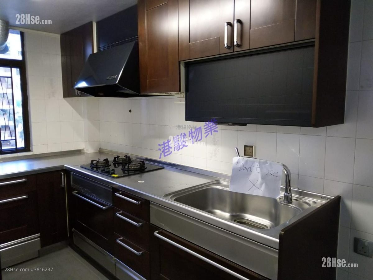 Garfield Court Rental 3 Bedrooms , 2 Bathrooms 897 ft²