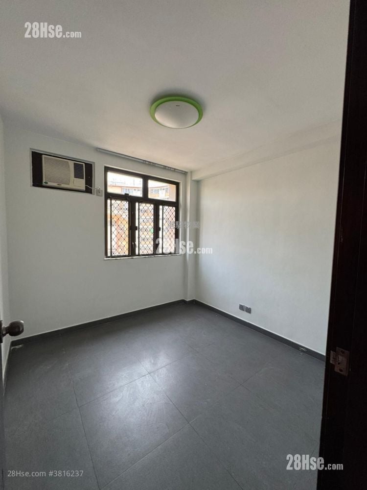 Garfield Court Rental 3 Bedrooms , 2 Bathrooms 897 ft²