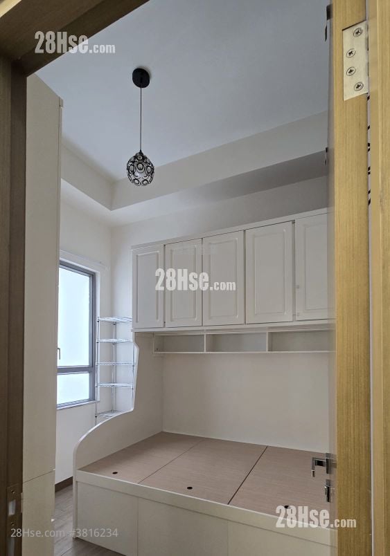 Astoria Crest Rental 299 ft²