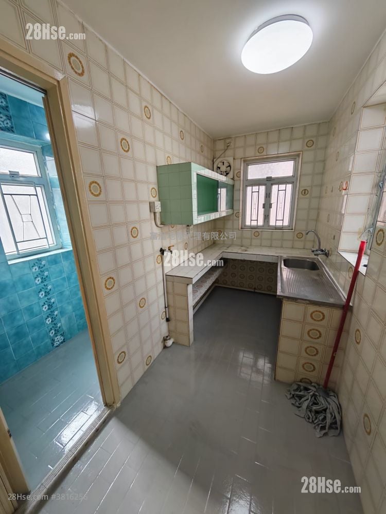 Village Rental 3 Bedrooms , 1 Bathroom 700 ft²