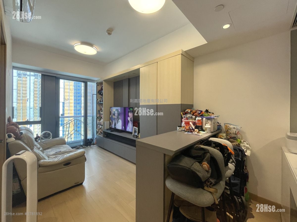 Montara Sell 1 Bedroom 368 ft²