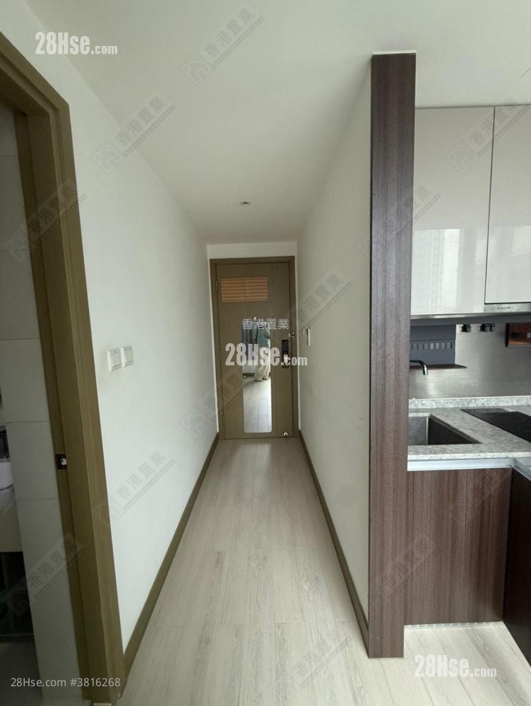 L Living 23 Rental 276 ft²