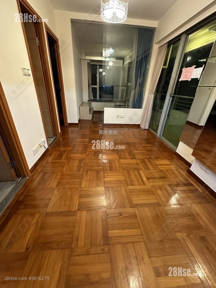 Metro Harbour View Rental 369 ft²