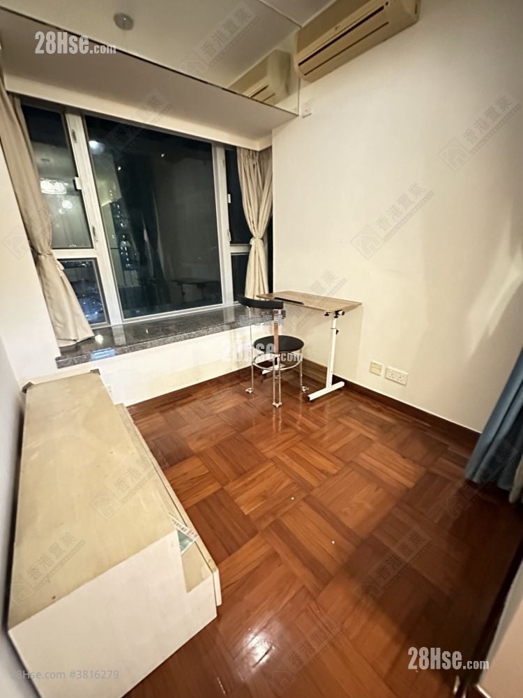 Metro Harbour View Rental 369 ft²