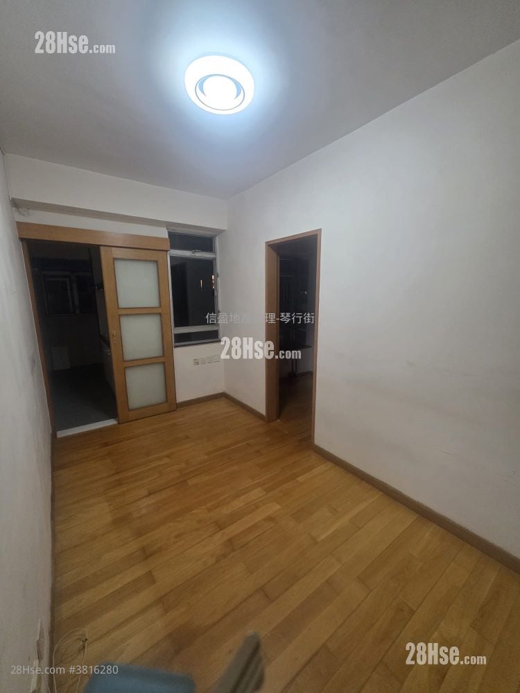 Kin Bong Building Rental 1 Bedroom 288 ft²