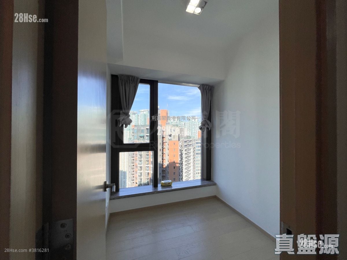 Lp6 Sell 2 Bedrooms 526 ft²