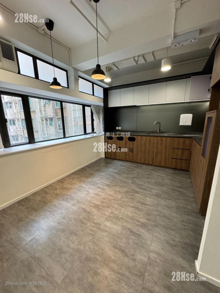 K Wah Centre Sell 2 Bedrooms , 2 Toilets