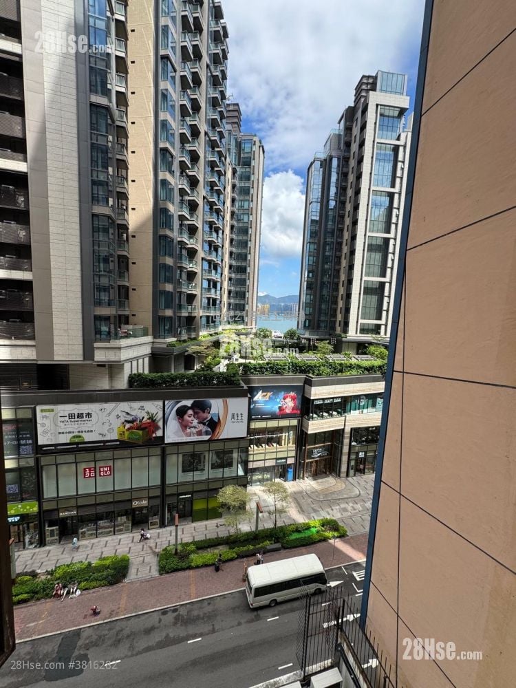 K Wah Centre Sell 2 Bedrooms , 2 Toilets