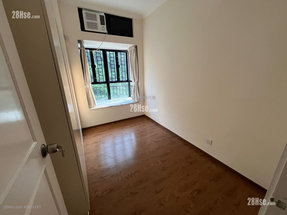 Scenecliff Sell 2 Bedrooms , 2 Bathrooms 765 ft²