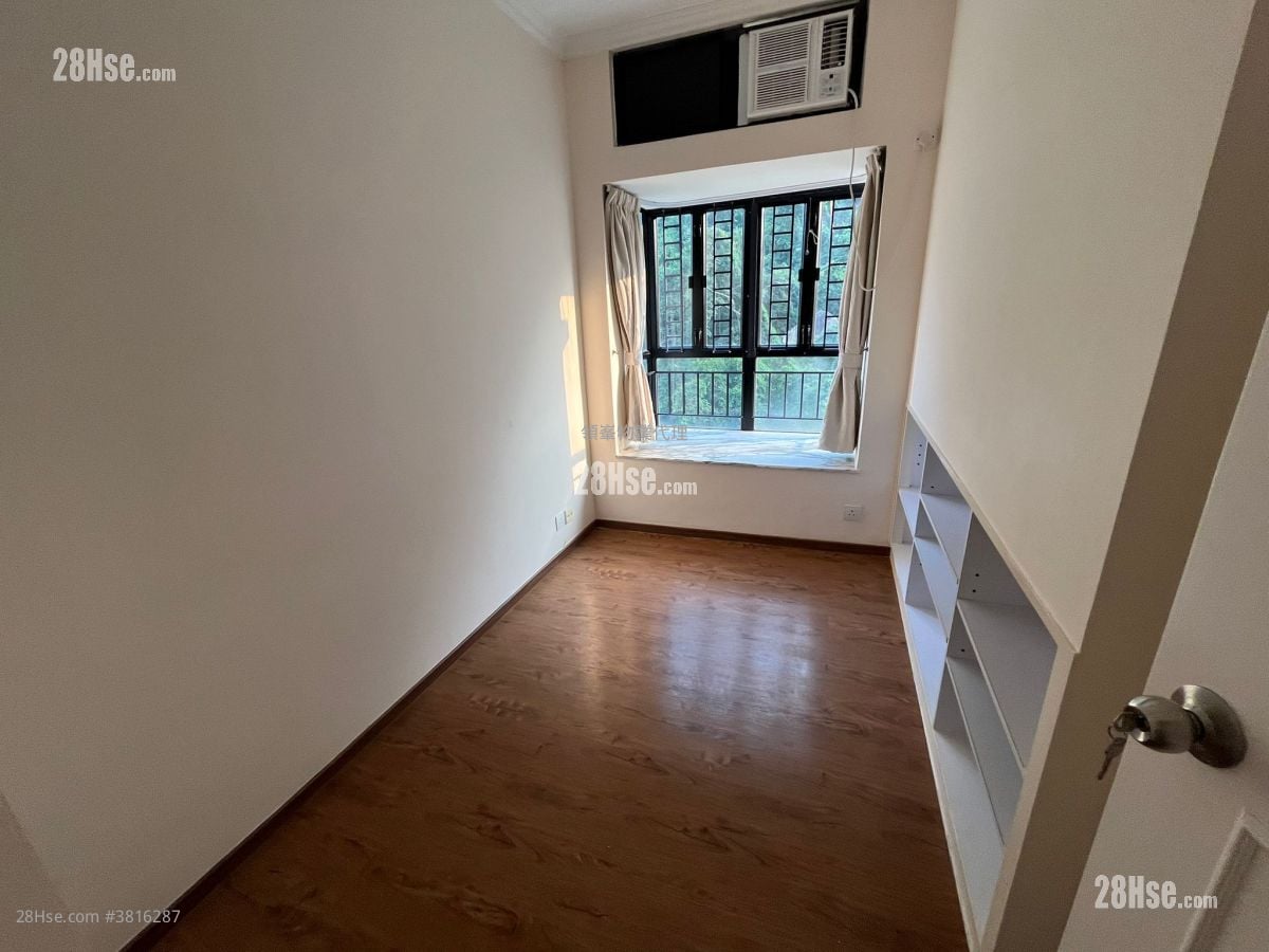 Scenecliff Sell 2 Bedrooms , 2 Bathrooms 765 ft²