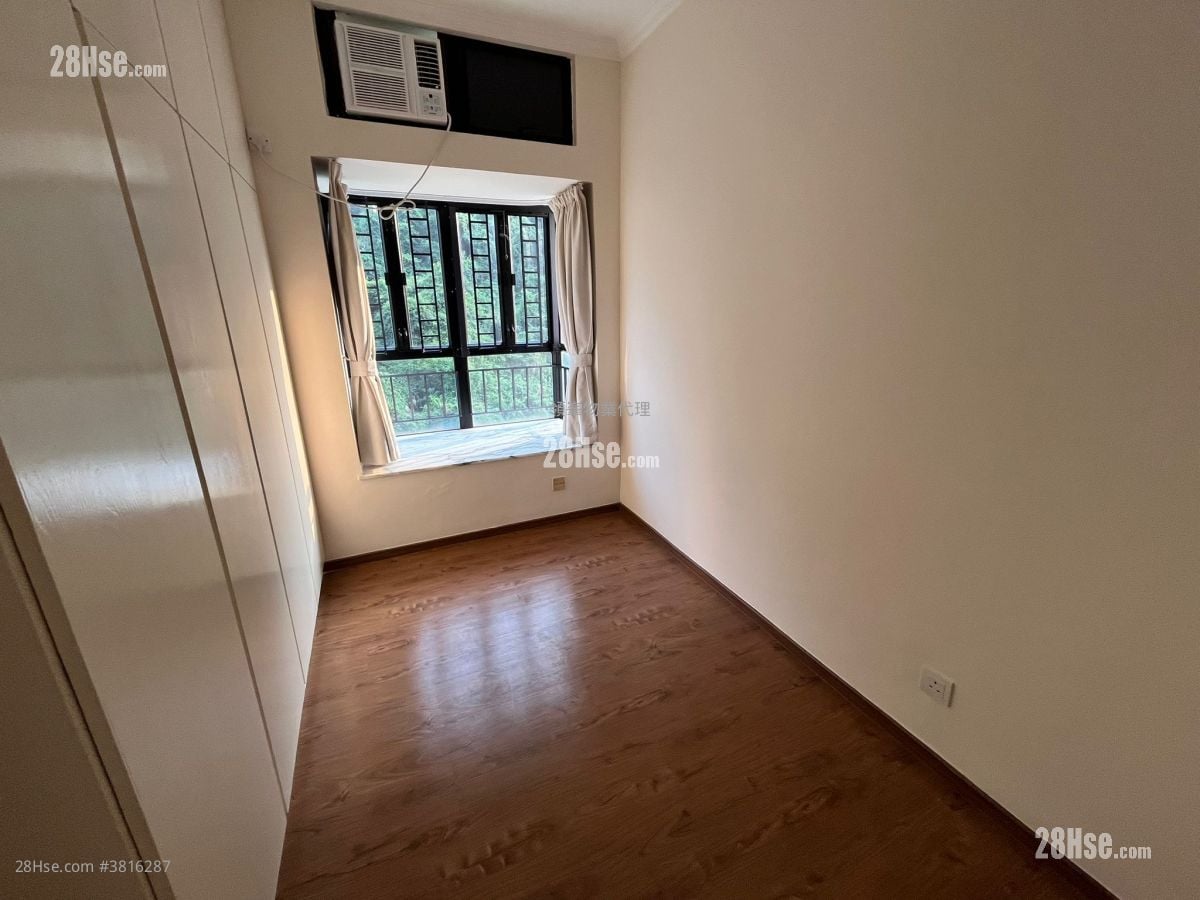 Scenecliff Sell 2 Bedrooms , 2 Bathrooms 765 ft²