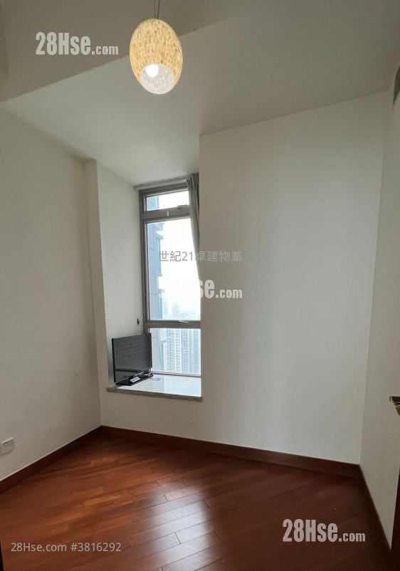 御金国峯 售盘 4 房 , 3 浴室 1,204 平方尺