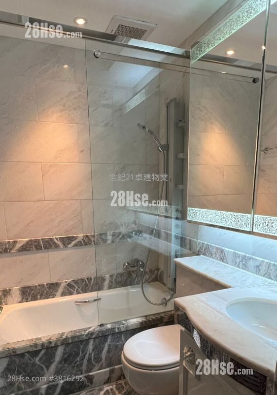 御金国峯 售盘 4 房 , 3 浴室 1,204 平方尺