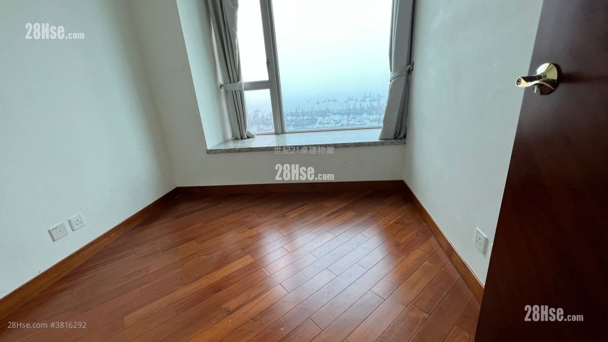 御金国峯 售盘 4 房 , 3 浴室 1,204 平方尺