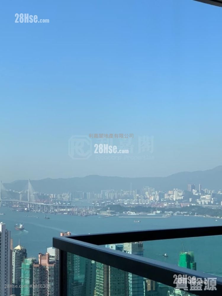 Arezzo Sell 3 Bedrooms , 2 Bathrooms 916 ft²