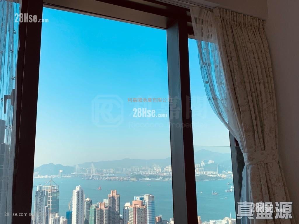 Arezzo Sell 3 Bedrooms , 2 Bathrooms 916 ft²