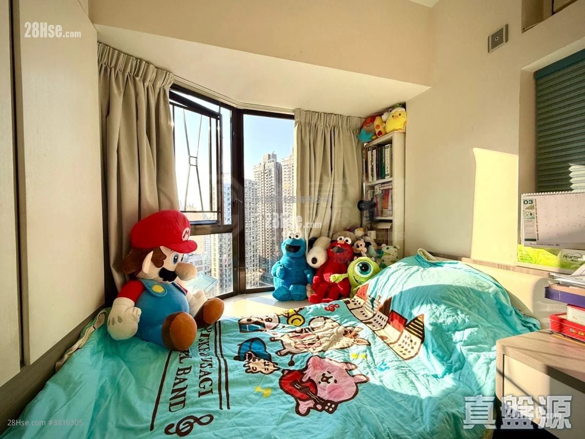 Euston Court Sell 3 Bedrooms , 2 Bathrooms 790 ft²