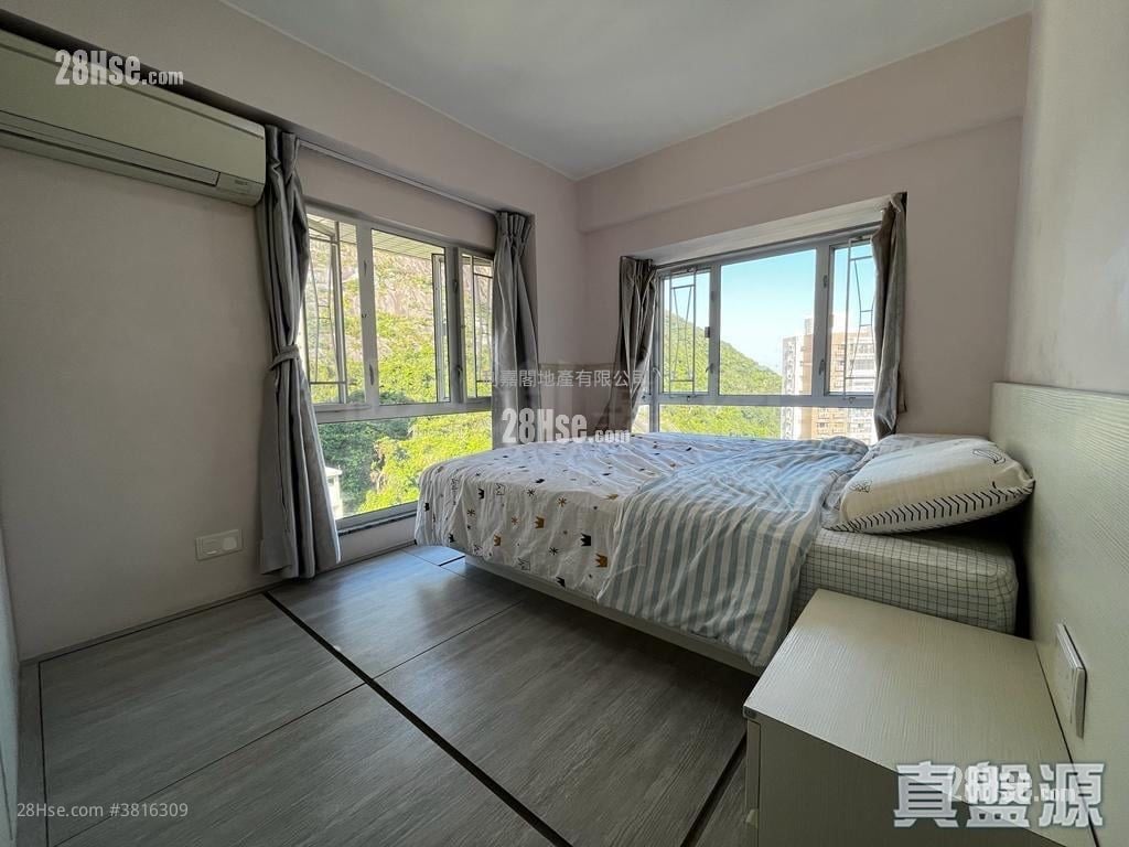 Conduit Tower Sell 2 Bedrooms , 1 Bathroom 567 ft²