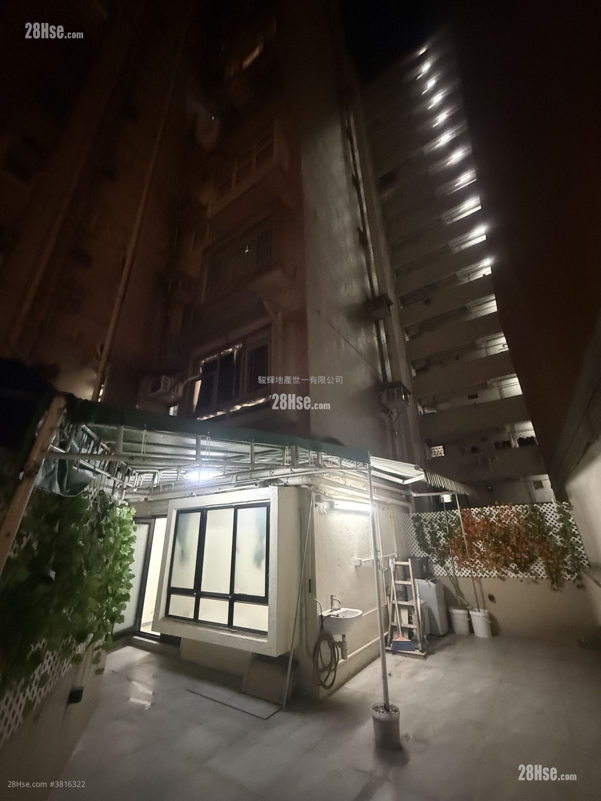 Hayon Building Rental 1 Bedroom , 1 Bathroom 251 ft²