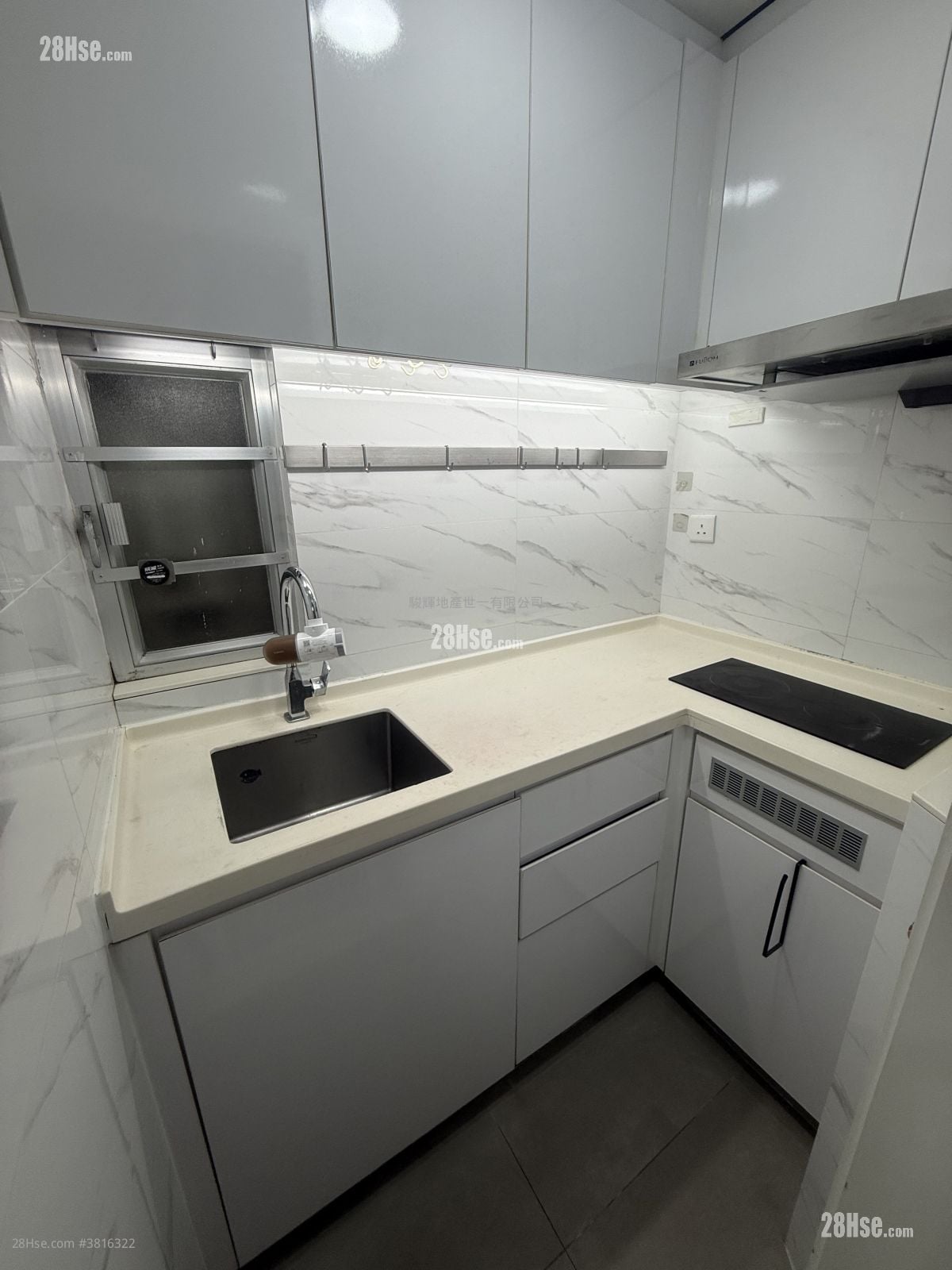 Hayon Building Rental 1 Bedroom , 1 Bathroom 251 ft²