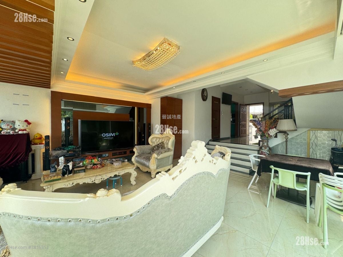 The Castle Bay Sell 4 Bedrooms , 3 Bathrooms 1,371 ft²