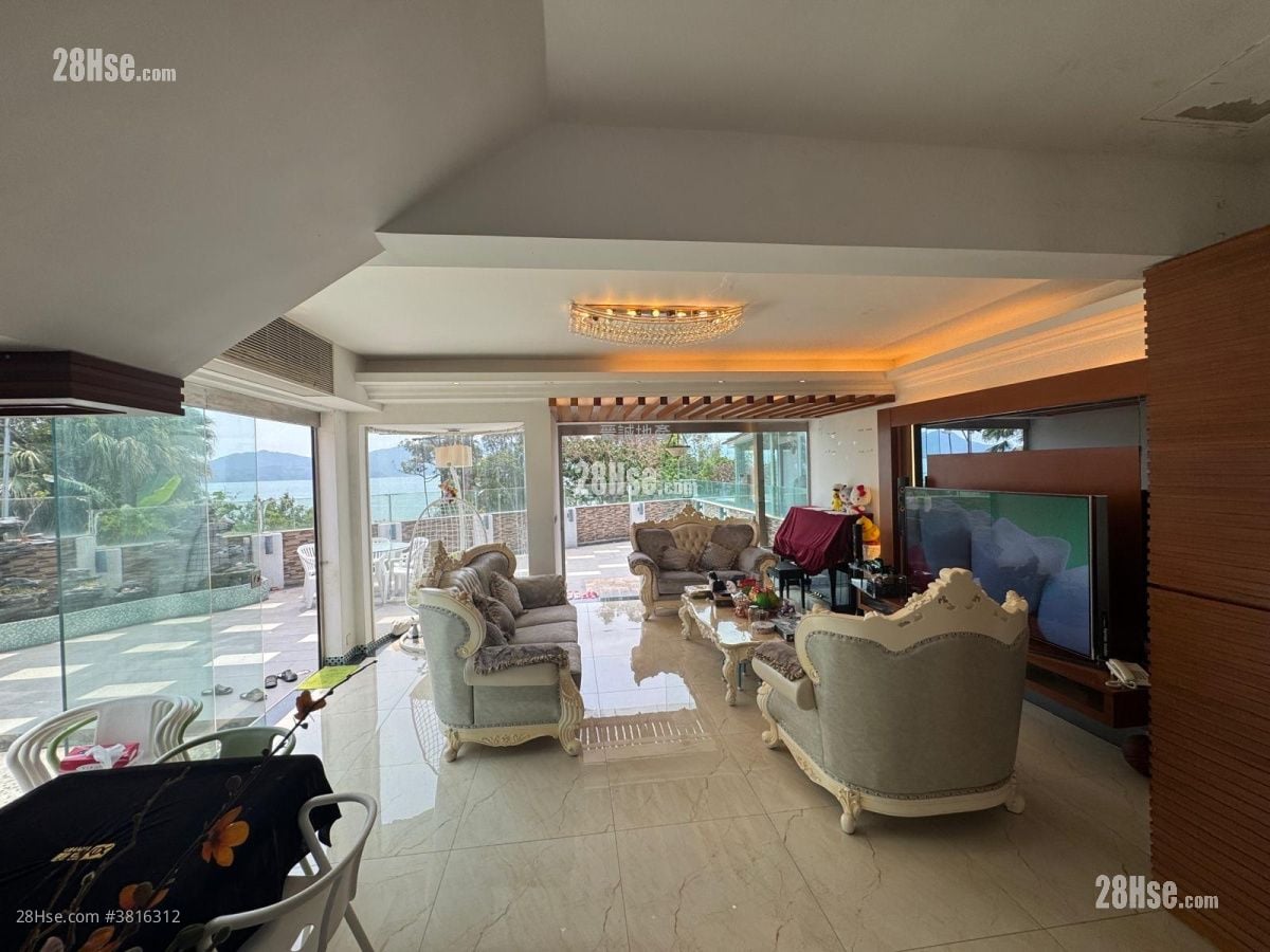 The Castle Bay Sell 4 Bedrooms , 3 Bathrooms 1,371 ft²