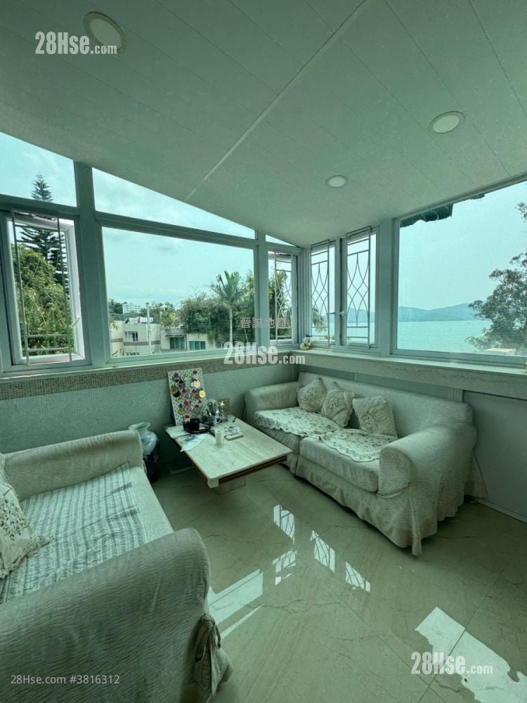 The Castle Bay Sell 4 Bedrooms , 3 Bathrooms 1,371 ft²