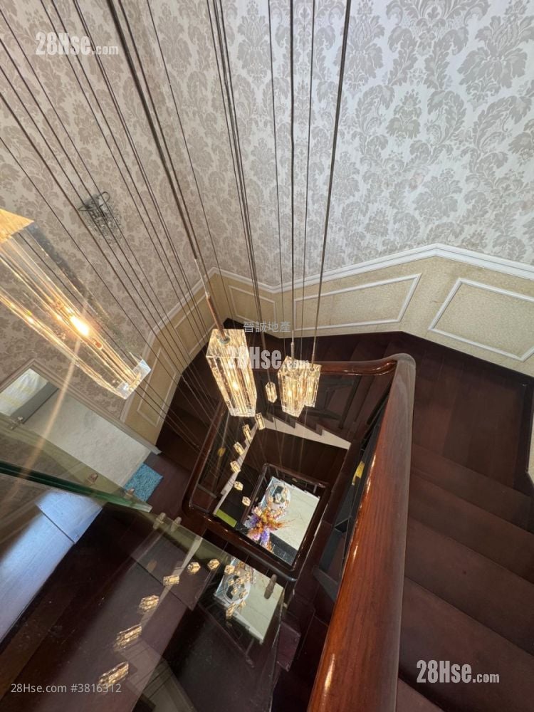 The Castle Bay Sell 4 Bedrooms , 3 Bathrooms 1,371 ft²