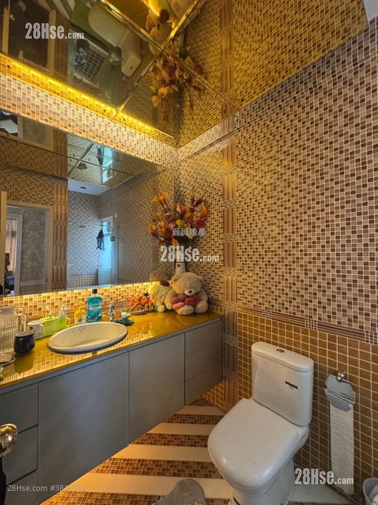 The Castle Bay Sell 4 Bedrooms , 3 Bathrooms 1,371 ft²