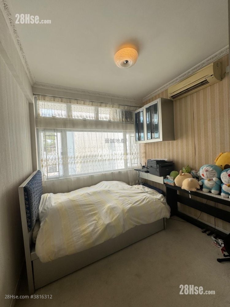 The Castle Bay Sell 4 Bedrooms , 3 Bathrooms 1,371 ft²