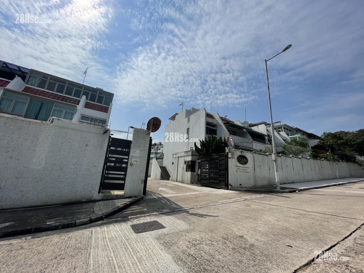 The Castle Bay Sell 4 Bedrooms , 3 Bathrooms 1,371 ft²