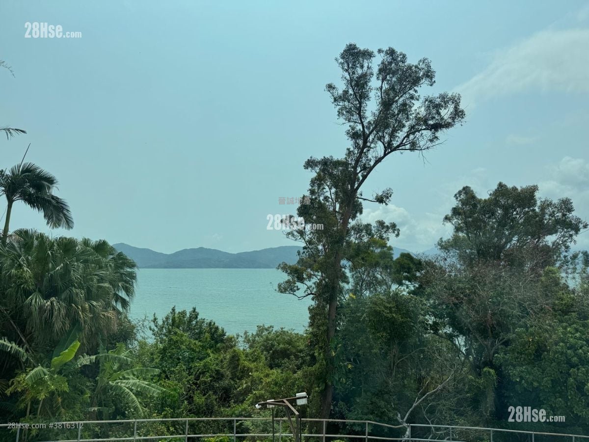 The Castle Bay Sell 4 Bedrooms , 3 Bathrooms 1,371 ft²