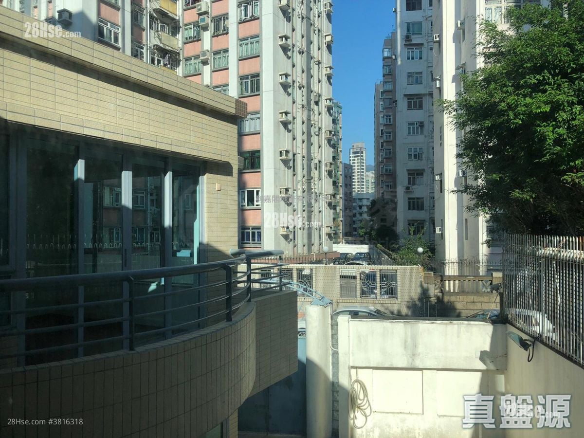 雅阁花园 售盘 3 房 1,696 平方尺