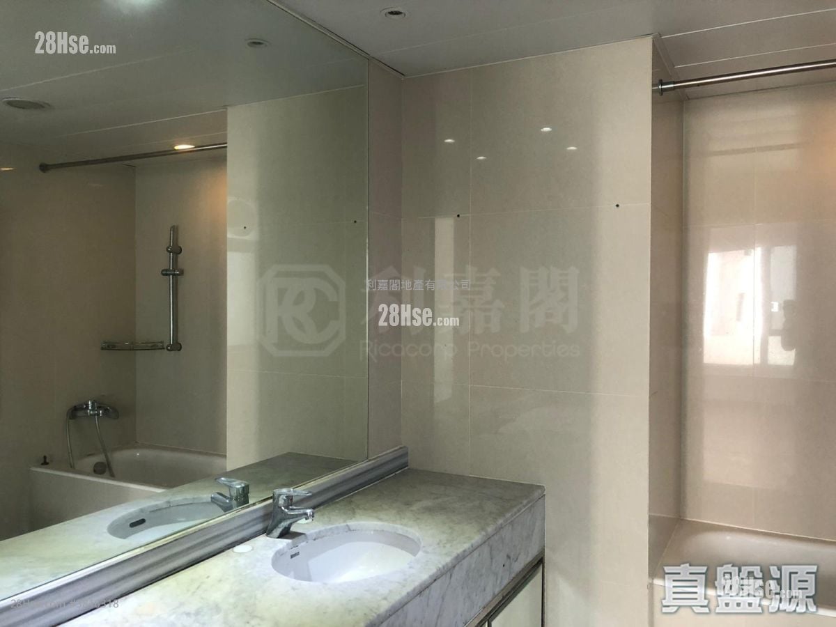 雅阁花园 售盘 3 房 1,696 平方尺