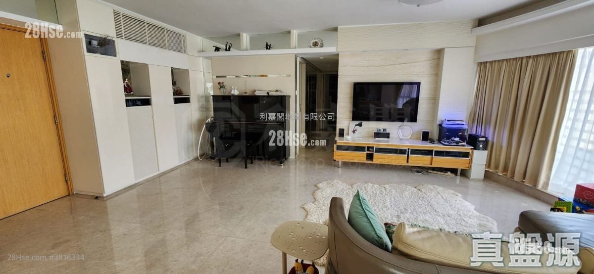 贺龙居 售盘 3 房 1,353 平方尺