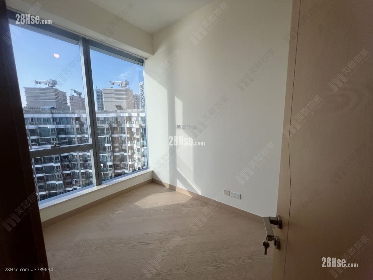 Grand Victoria Rental 330 ft²