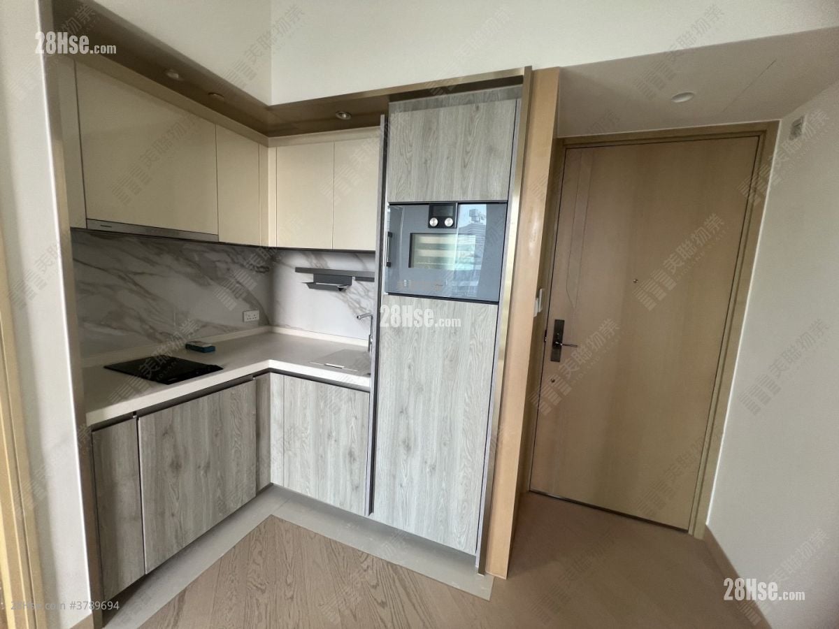 Grand Victoria Rental 330 ft²