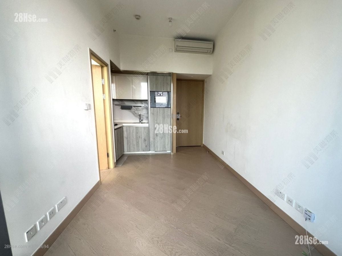 Grand Victoria Rental 330 ft²