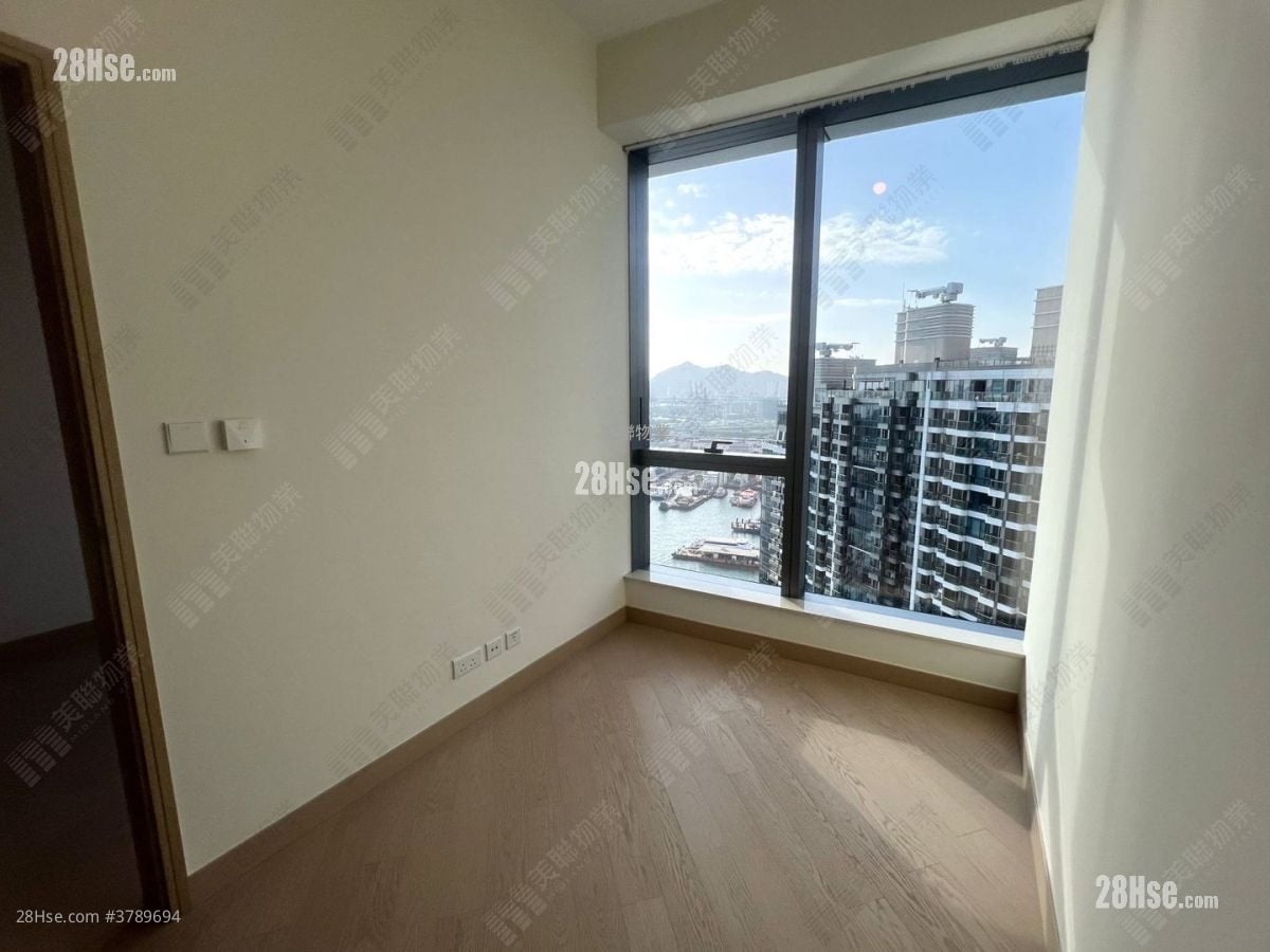 Grand Victoria Rental 330 ft²