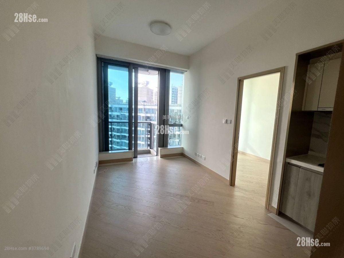 Grand Victoria Rental 330 ft²