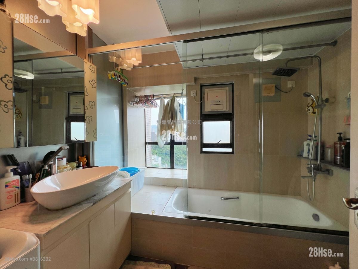 Hanley Villa Sell 3 Bedrooms , 1 Bathroom 593 ft²