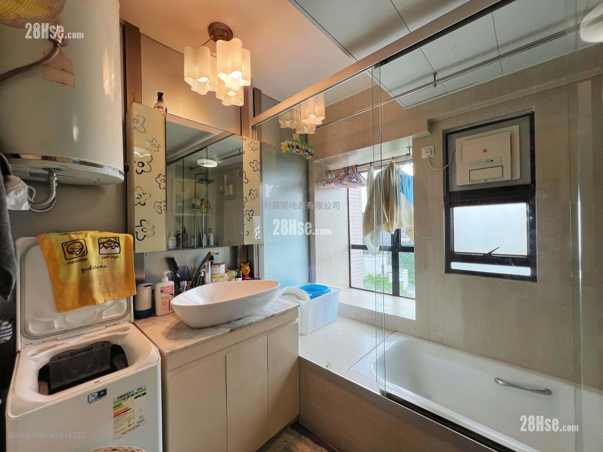 Hanley Villa Sell 3 Bedrooms , 1 Bathroom 593 ft²