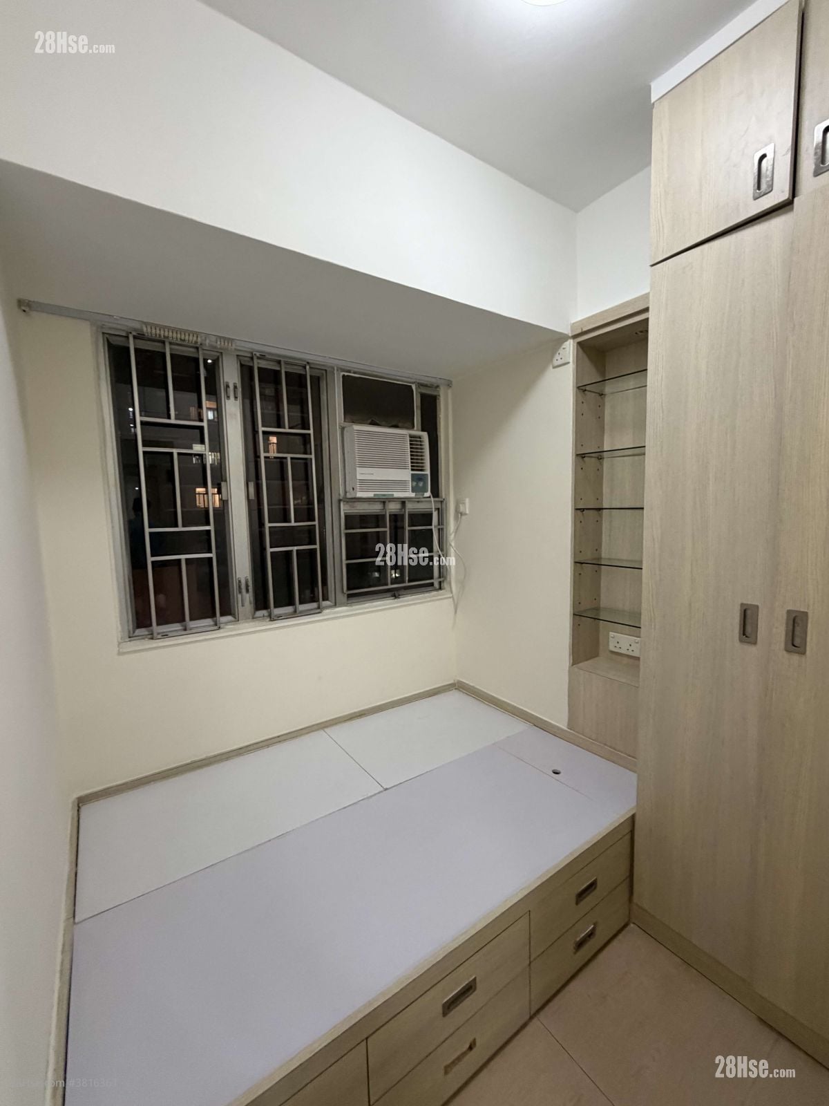 Golden League Building Rental 2 Bedrooms , 1 Bathroom 237 ft²