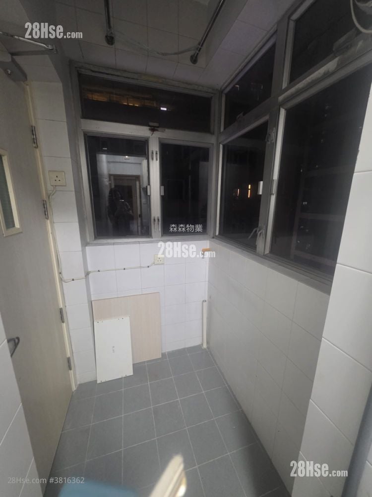 Kin Bong Building Sell 1 Bedroom , 1 Bathroom 288 ft²