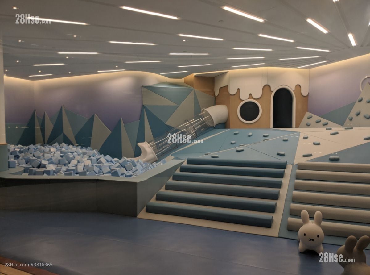 Solaria Rental Studio , 1 Bathroom 298 ft²