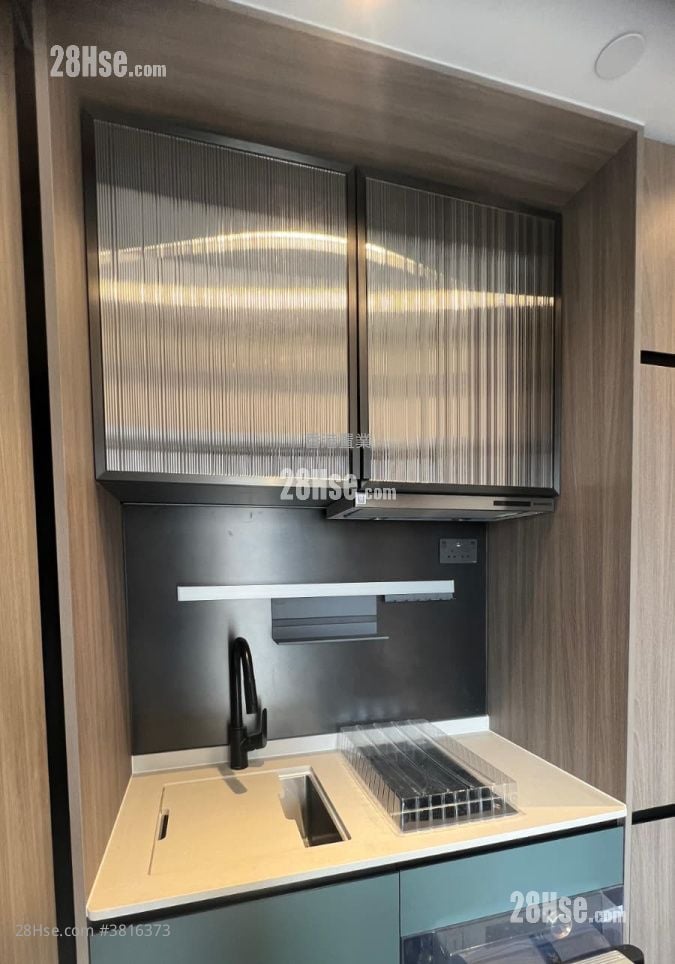 Larchwood Rental 1 Bedroom , 1 Bathroom 267 ft²