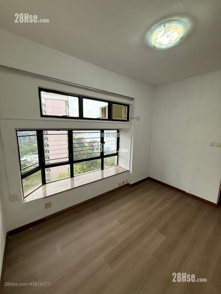 Bayview Terrace Rental 3 Bedrooms , 2 Bathrooms 709 ft²