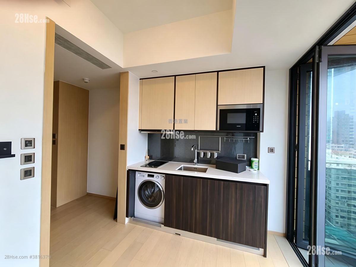 Eltanin Square Mile Rental Studio , 1 Bathroom 198 ft²