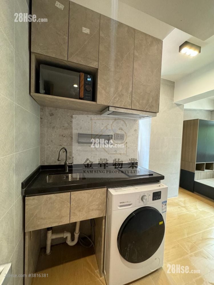 Tak Lee Building Rental Studio , 1 Bathroom 130 ft²